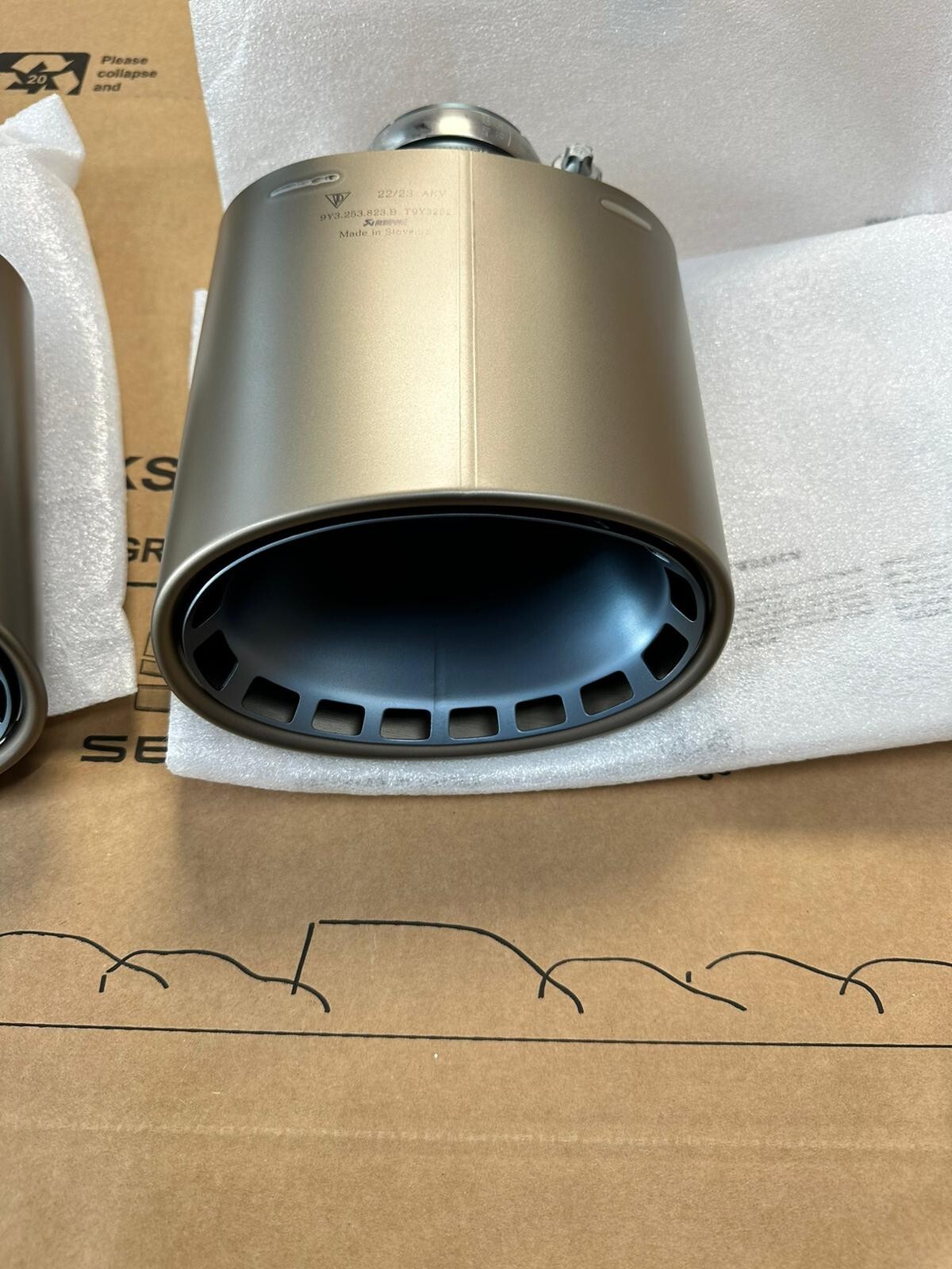 PORSCHE CAYENNE AUSPUFF ENDROHR TITAN AKRAPOVIC 9Y3253823B 9Y3253824B ORIG NEU!! - Obrázek 13