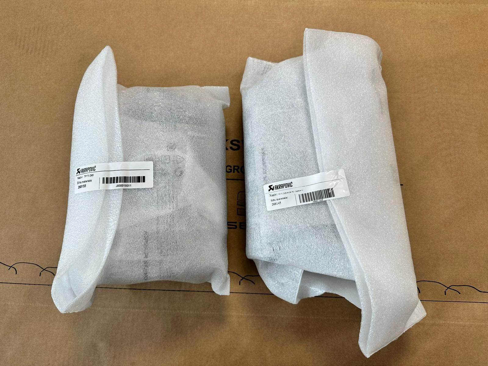 PORSCHE CAYENNE AUSPUFF ENDROHR TITAN AKRAPOVIC 9Y3253823B 9Y3253824B ORIG NEU!! - Obrázek 4