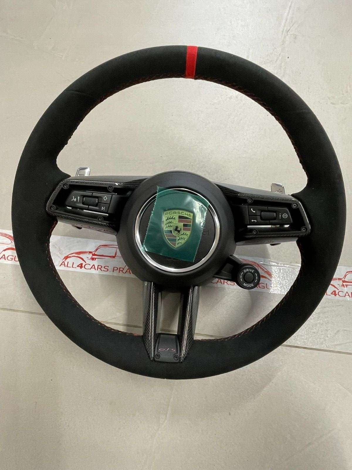PORSCHE GTS LENKRAD CARBON ALCANTARA LEDER KOMPLET FAST NEU - DEM FROM NEW CAR - Obrázek 9