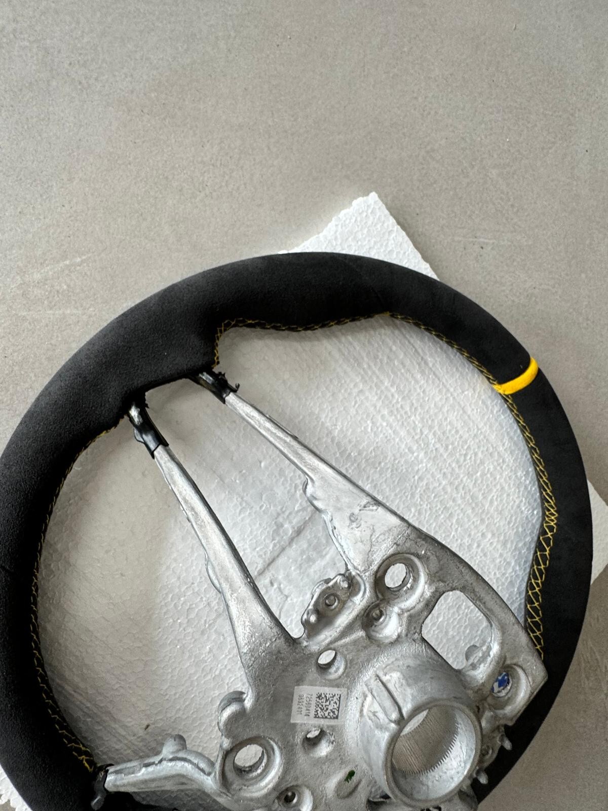 PORSCHE GTS/TURBO LEERES RAHMEN LENKRAD SCHWARZ (GELB) ALCANTARA LEDER ORIG.NEU. - Obrázek 7