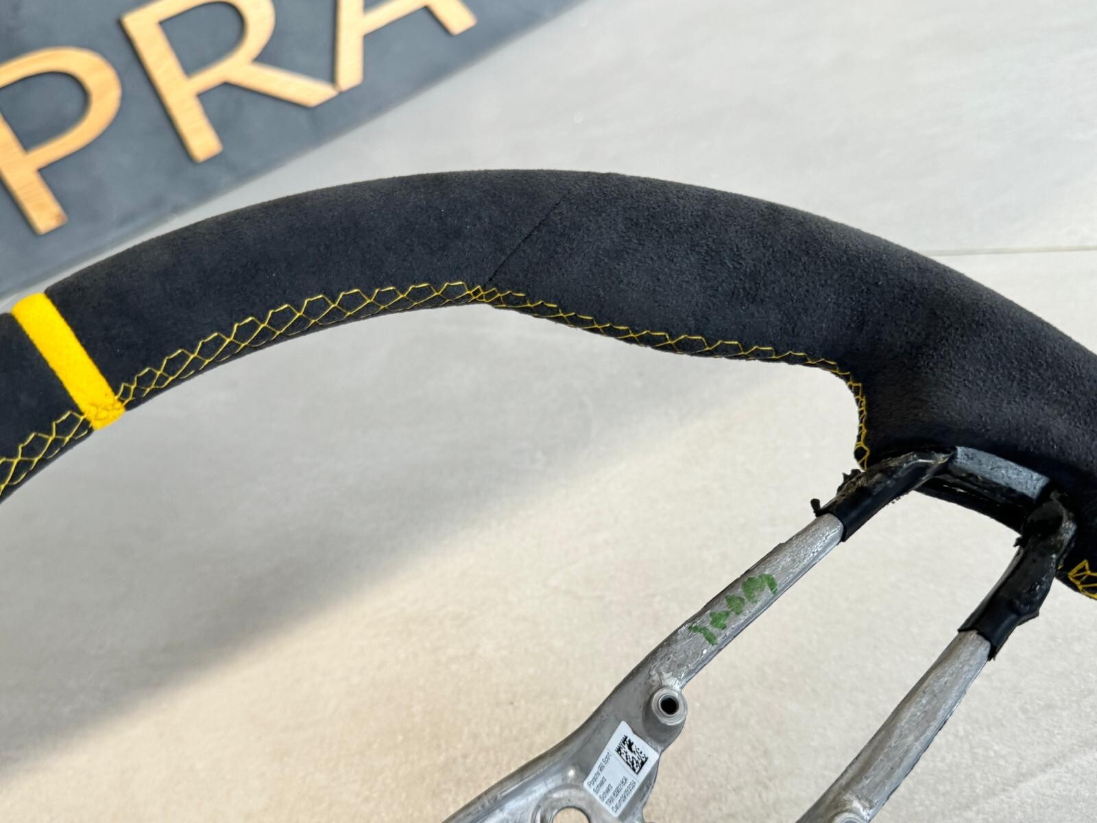 PORSCHE GTS/TURBO LEERES RAHMEN LENKRAD SCHWARZ (GELB) ALCANTARA LEDER ORIG.NEU. - Obrázek 10