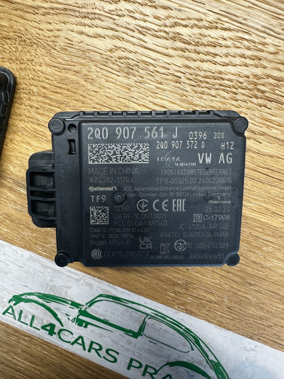 SKODA ACC RADARSENSOR ABSTANDSREGELUNG 2Q0907561J NEU ORIG. SKODA TEIL ! - Obrázek 3