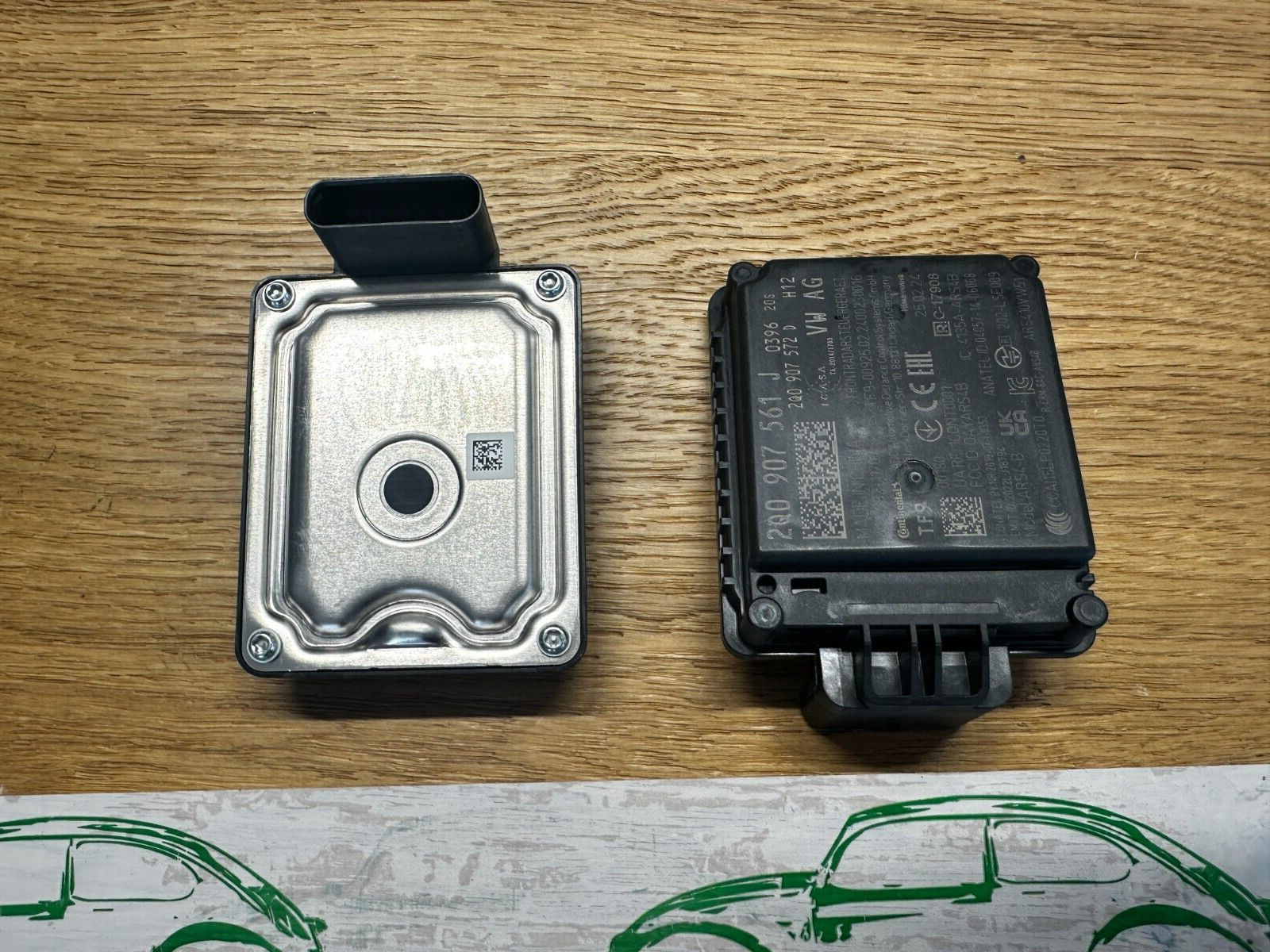 SKODA ACC RADARSENSOR ABSTANDSREGELUNG 2Q0907561J NEU ORIG. SKODA TEIL !