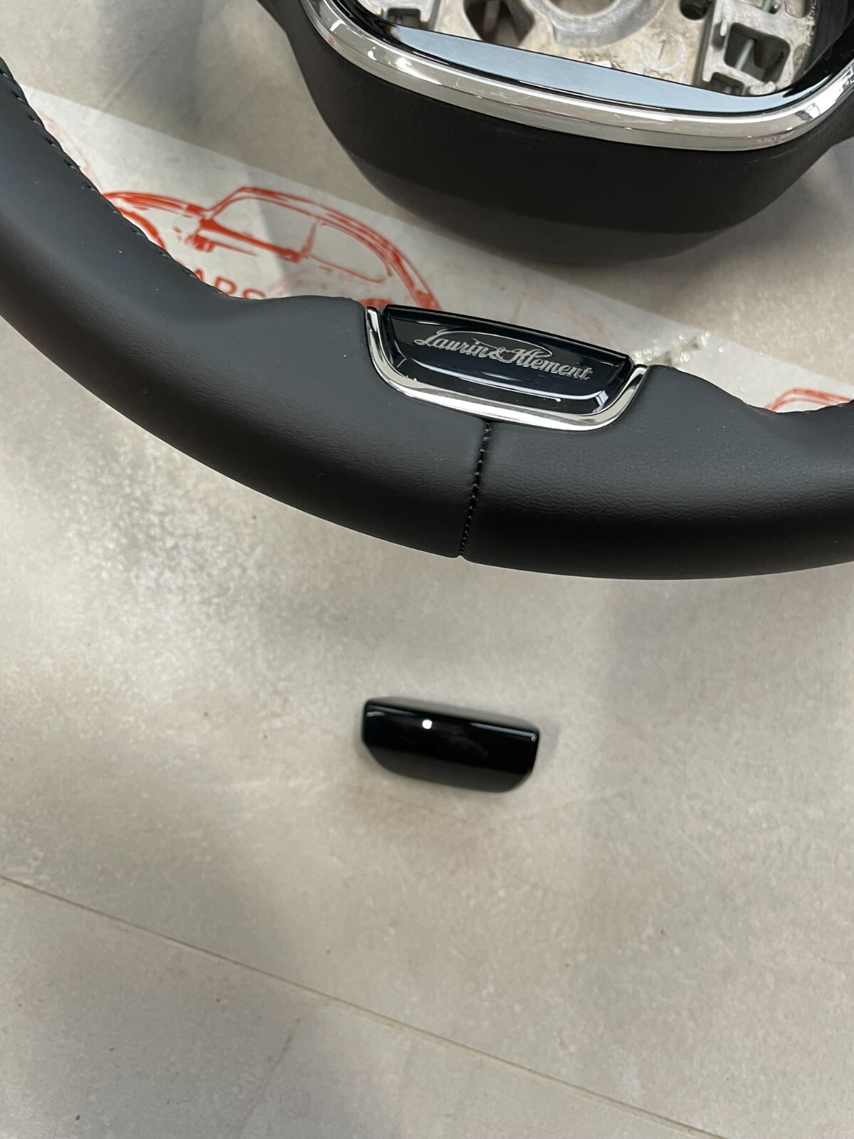 ŠKODA KODIAQ OCTAVIA SUPERB FABIA..LENKRAD SPORT MULTIFUNKTIONAL LEDER ORIG.TEIL - Obrázek 4