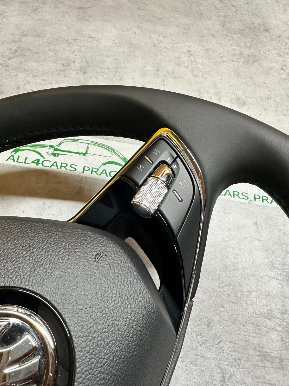 SKODA OCTAVIA IV MULTIFUNKTIONAL LEDERLENKRAD BEHEIZT 5E0419093A ORIGINAL - Obrázek 9