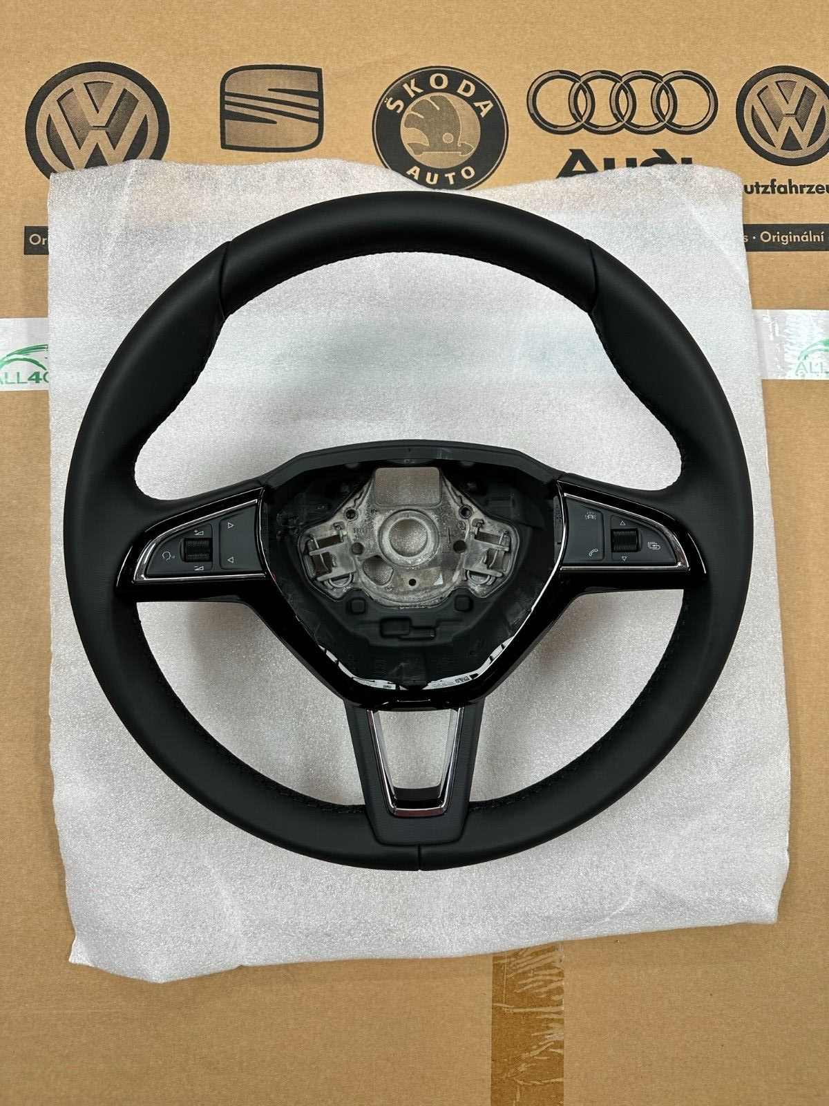 SKODA SUPERB KODIAQ LENKRAD DSG SCHWARZES LEDER +MULTIFUNCTION 3V0 ORIG.NEU - Obrázek 5