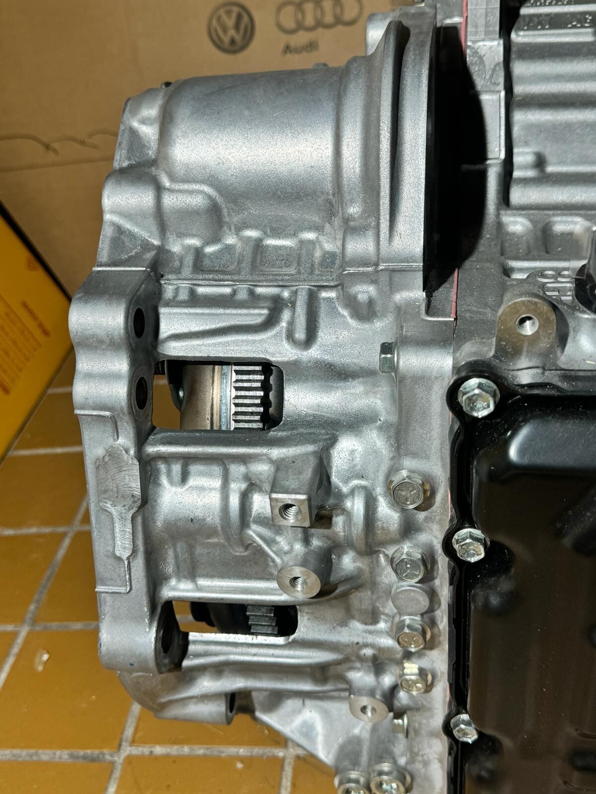 UJX AUDI VW SKODA SEAT 8 GANG AUTOMATIKGETRIEBE CODE:UJX COMPLETE 09S300035E NEW - Obrázek 9