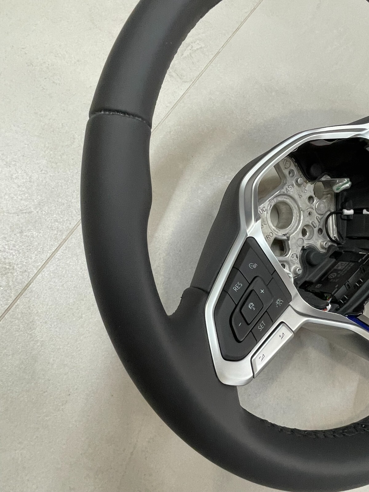 VW PASSAT ARTEON...SPORT LENKRAD LEDER R-LOGO 2G0419089E Fast Neu d v Test Wagen - Obrázek 14