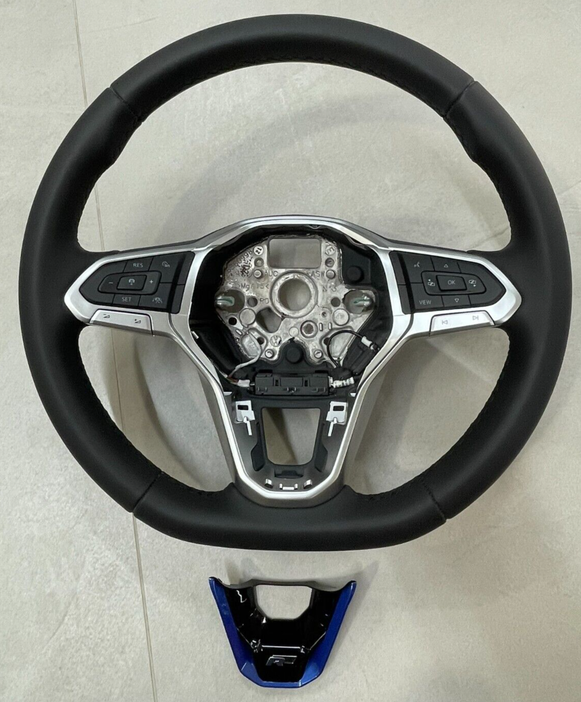 VW PASSAT ARTEON...SPORT LENKRAD LEDER R-LOGO 2G0419089E Fast Neu d v Test Wagen - Obrázek 3