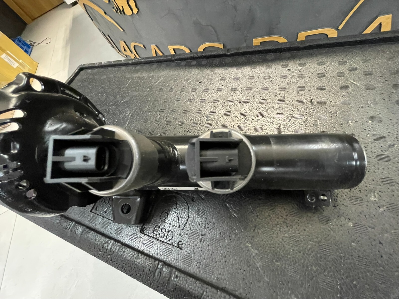 VW PASSAT , ŠKODA SUPERB EL. FRONT GAS SCHOCK DÄMPFER 3WA413023F ORIG. NEU TEIL - Obrázek 11