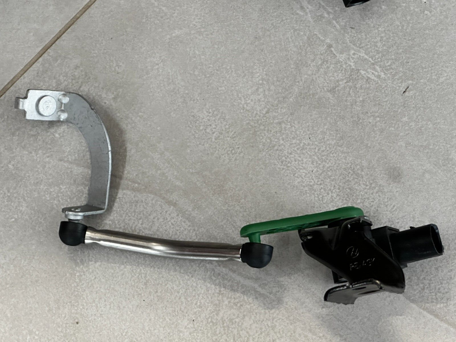 VW SKODA SEAT AUDI NIVEAUSENSOR MIT GESTÄNGE RECHTS 5Q0412522C ORIG. VW TEIL !!! - Obrázek 17