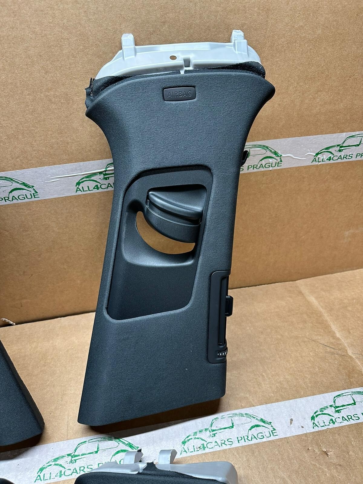 VW TOUAREG 3 VERKLEIDUNG B-SÄULE OBEN PAAR GURTVERSTELLER 760867287A 760867288A - Obrázek 5