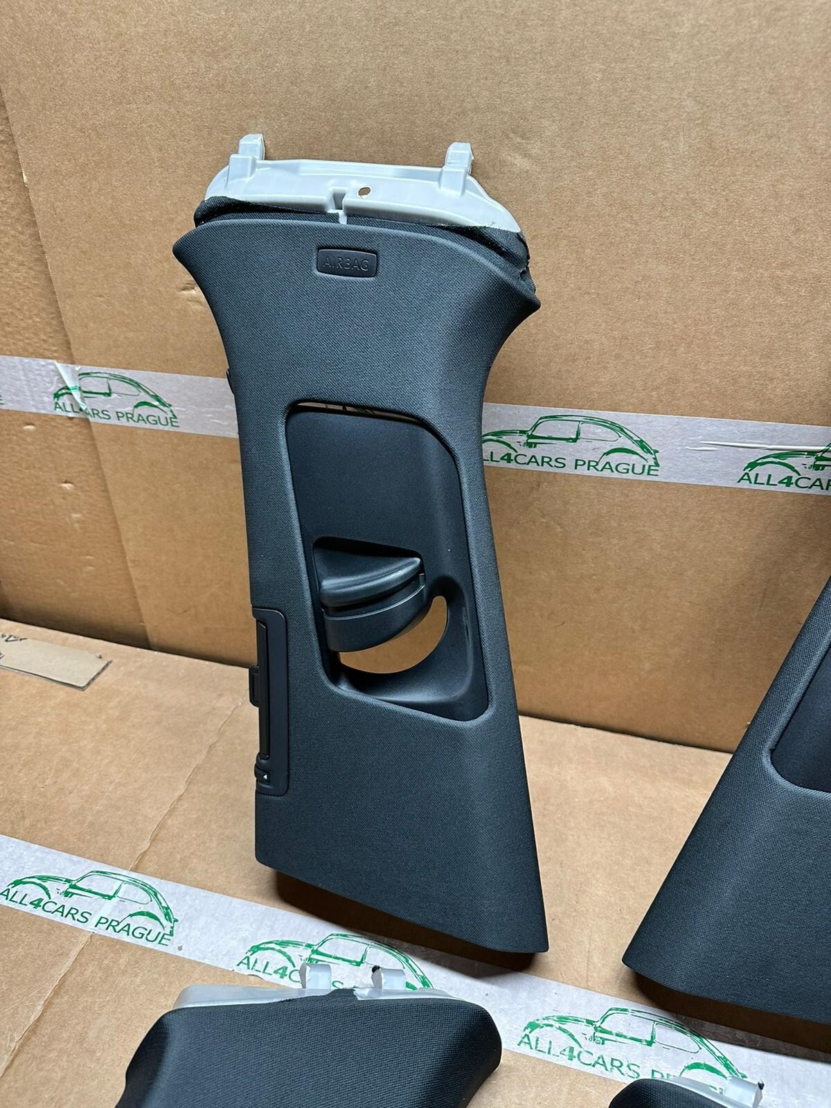 VW TOUAREG 3 VERKLEIDUNG B-SÄULE OBEN PAAR GURTVERSTELLER 760867287A 760867288A - Obrázek 6