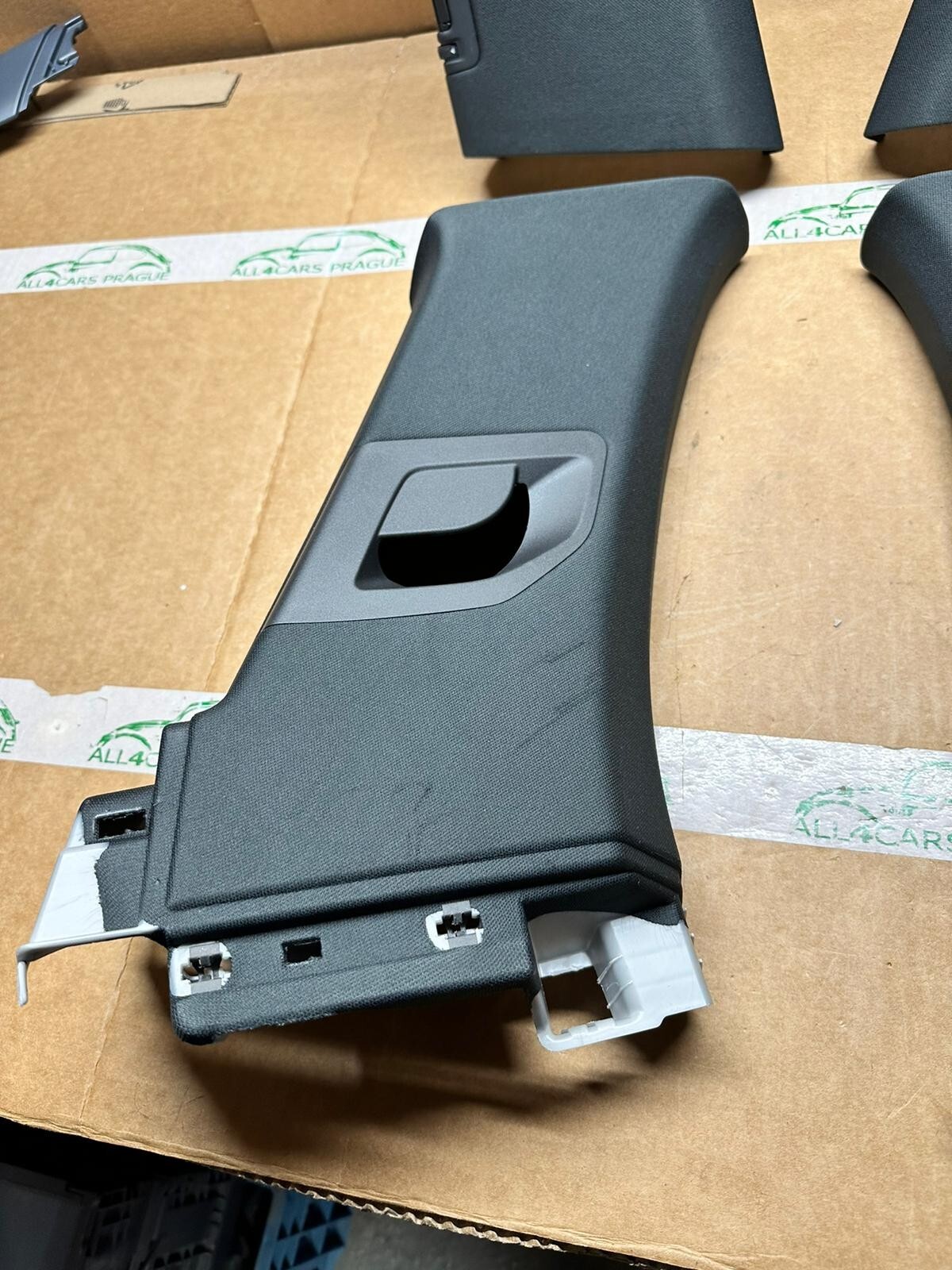 VW TOUAREG 3 VERKLEIDUNG B-SÄULE OBEN PAAR GURTVERSTELLER 760867287A 760867288A - Obrázek 8