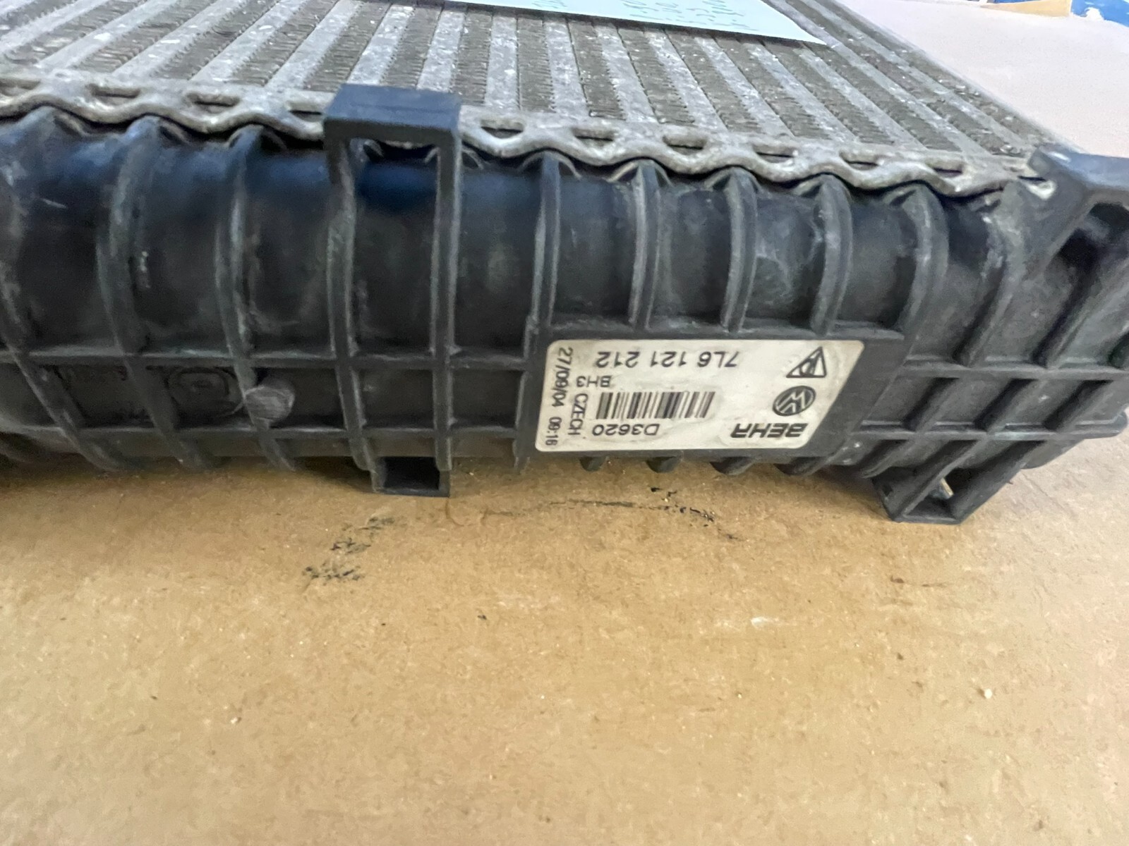 VW TOUAREG 7L ZUSATZKÜHLER FÜR KÜHLMITTEL 7L6121212 ORIGINAL TEIL - Obrázek 3