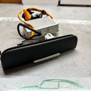 VW TOUAREG 7P WECHSELRICHTER SPANNUNGSWANDLER INVERTER 230V-50HZ 150W 7P6907155C