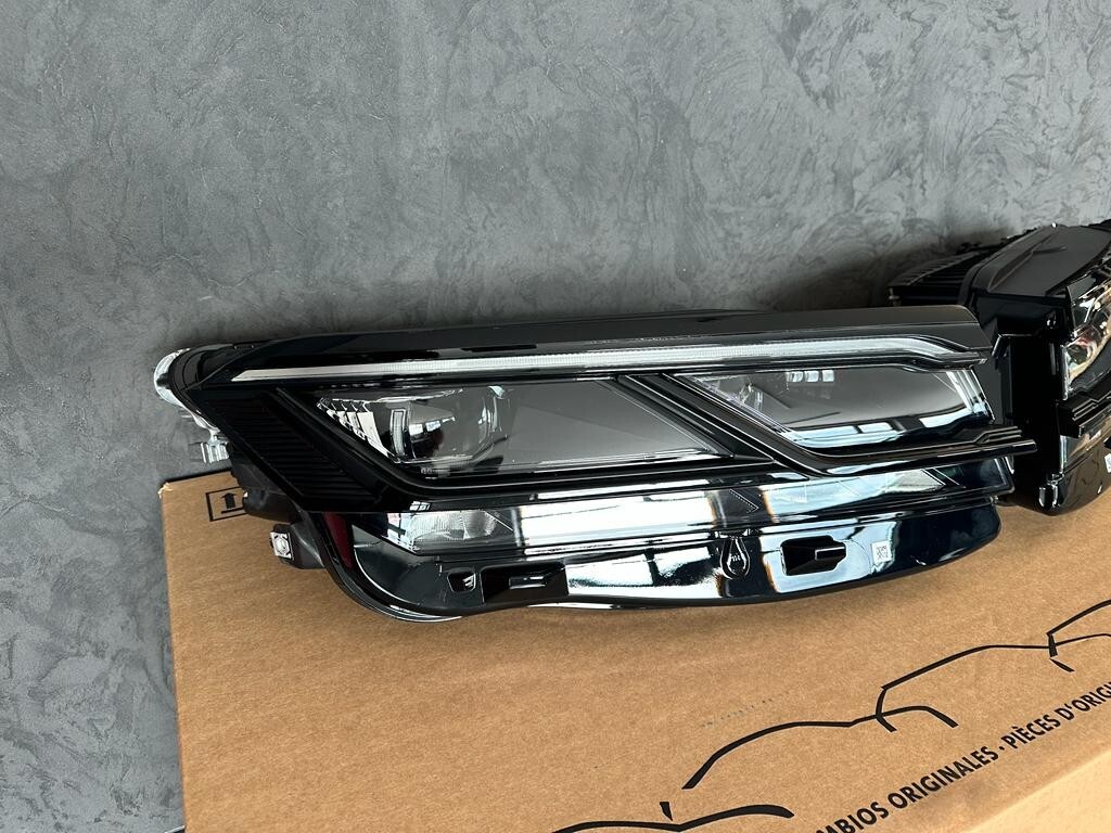 VW TOUAREG HEADLIGHTS BLACK MATRIX 761941081A-761941082A - 761941113A-761941114A - Obrázek 4