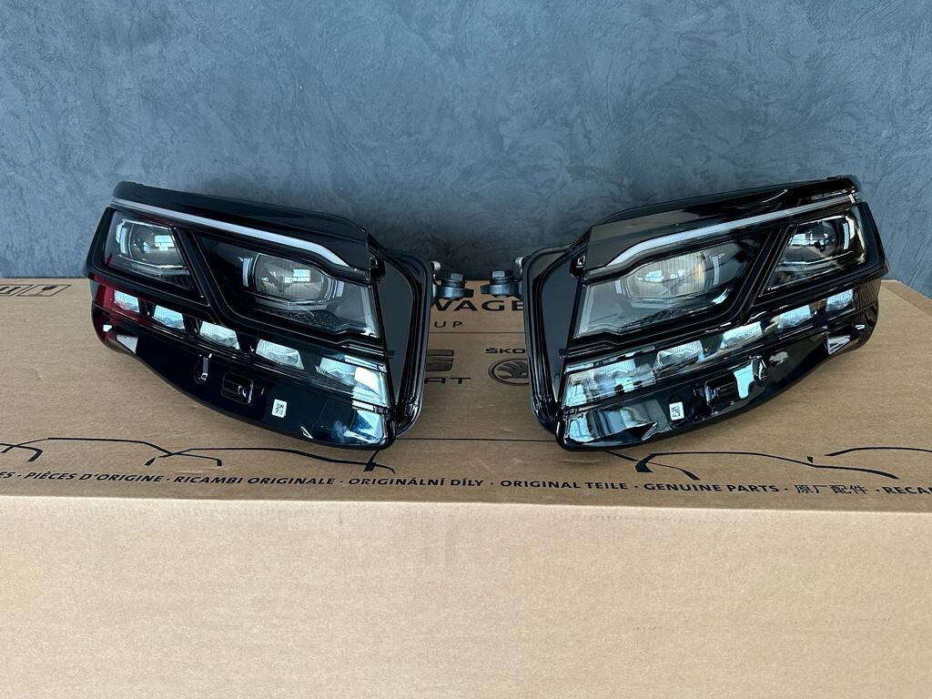 VW TOUAREG HEADLIGHTS BLACK MATRIX 761941081A-761941082A - 761941113A-761941114A