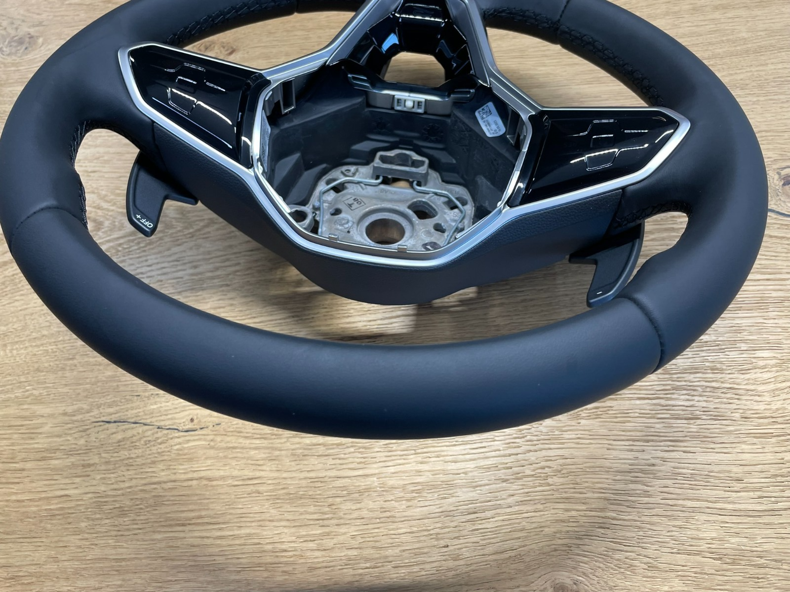 VW TOUAREG MULTIFUNKTIONS LEDER LENKRAD SPORT "R" 760419089Q FAST NEU TEST CAR - Obrázek 11