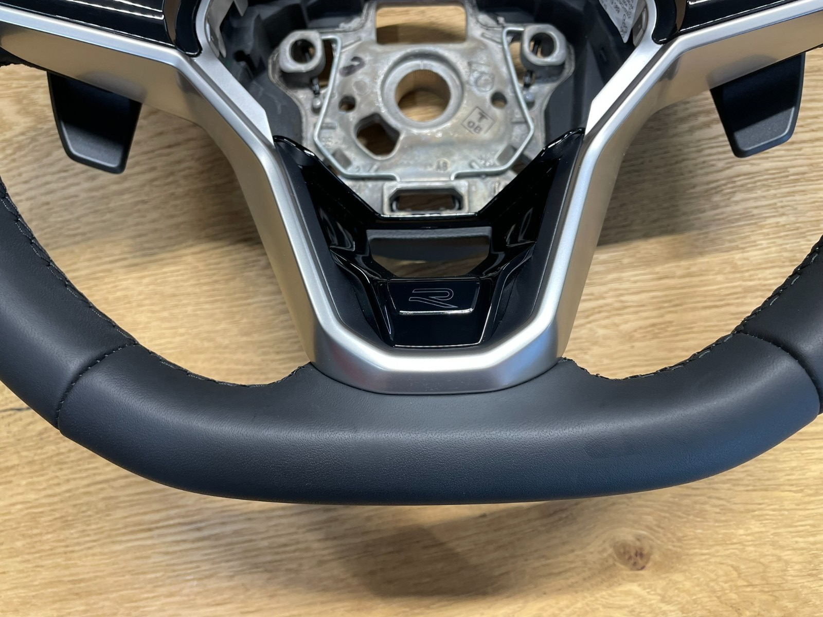 VW TOUAREG MULTIFUNKTIONS LEDER LENKRAD SPORT "R" 760419089Q FAST NEU TEST CAR - Obrázek 16