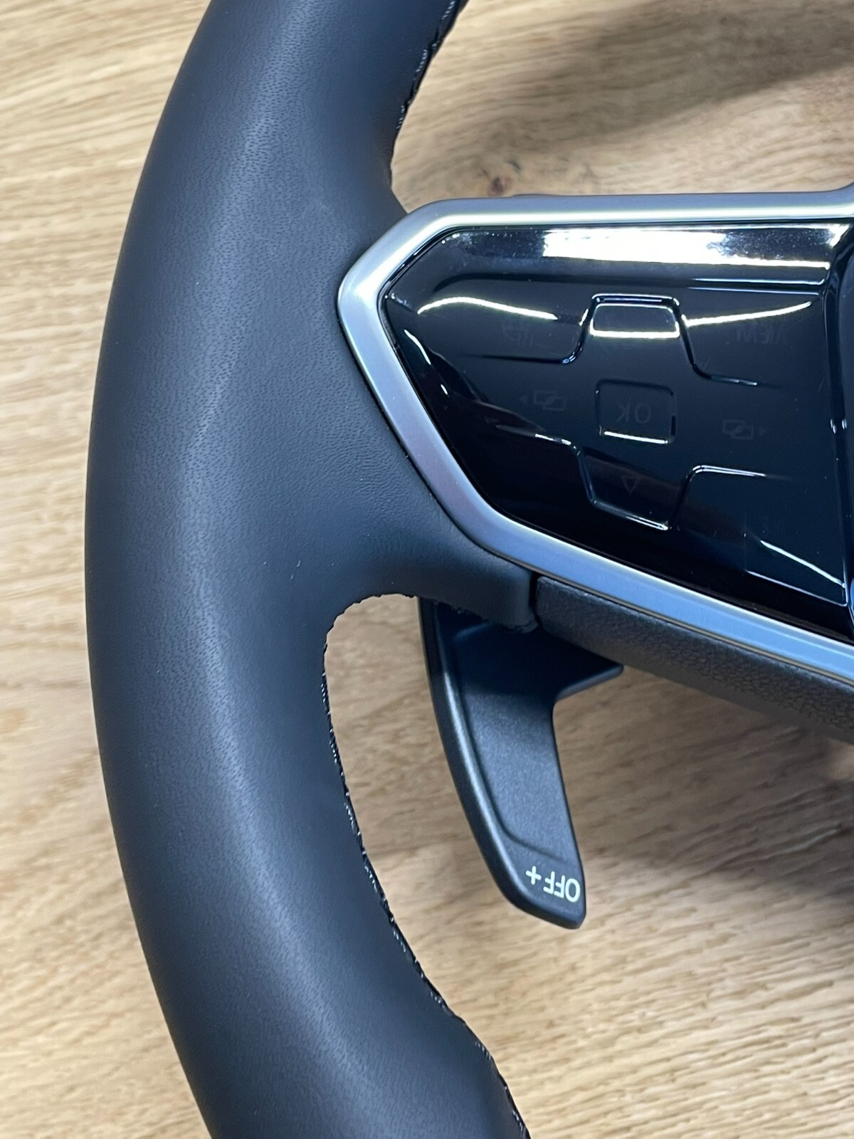 VW TOUAREG MULTIFUNKTIONS LEDER LENKRAD SPORT "R" 760419089Q FAST NEU TEST CAR - Obrázek 19