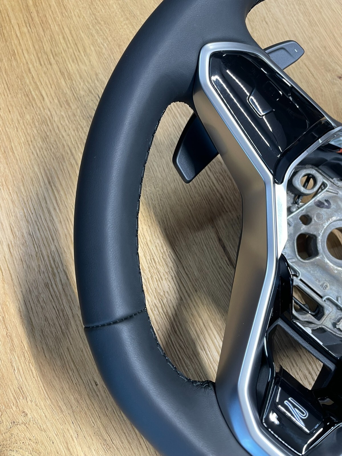 VW TOUAREG MULTIFUNKTIONS LEDER LENKRAD SPORT "R" 760419089Q FAST NEU TEST CAR - Obrázek 9