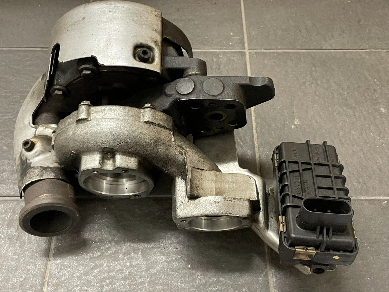 VW TOUATEG V10 5.0 TDI BLE 5.0 TDI ABGAS TURBOLADER RECHTS 07Z145874J TEST CAR..