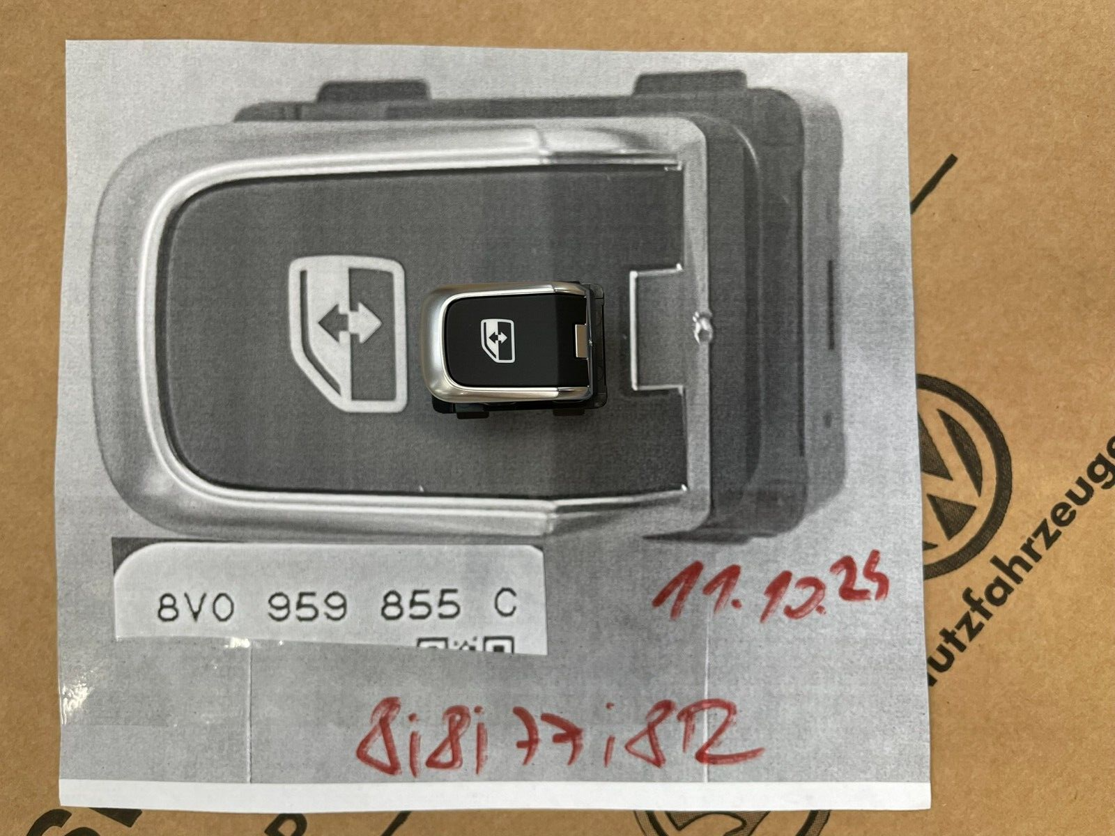 8V0959855C AUDI A3 Q2 RS3 SCHALTER FENSTERHEBER BEIFAHRERSEITE 8V0959855C OE NEU - Obrázek 15