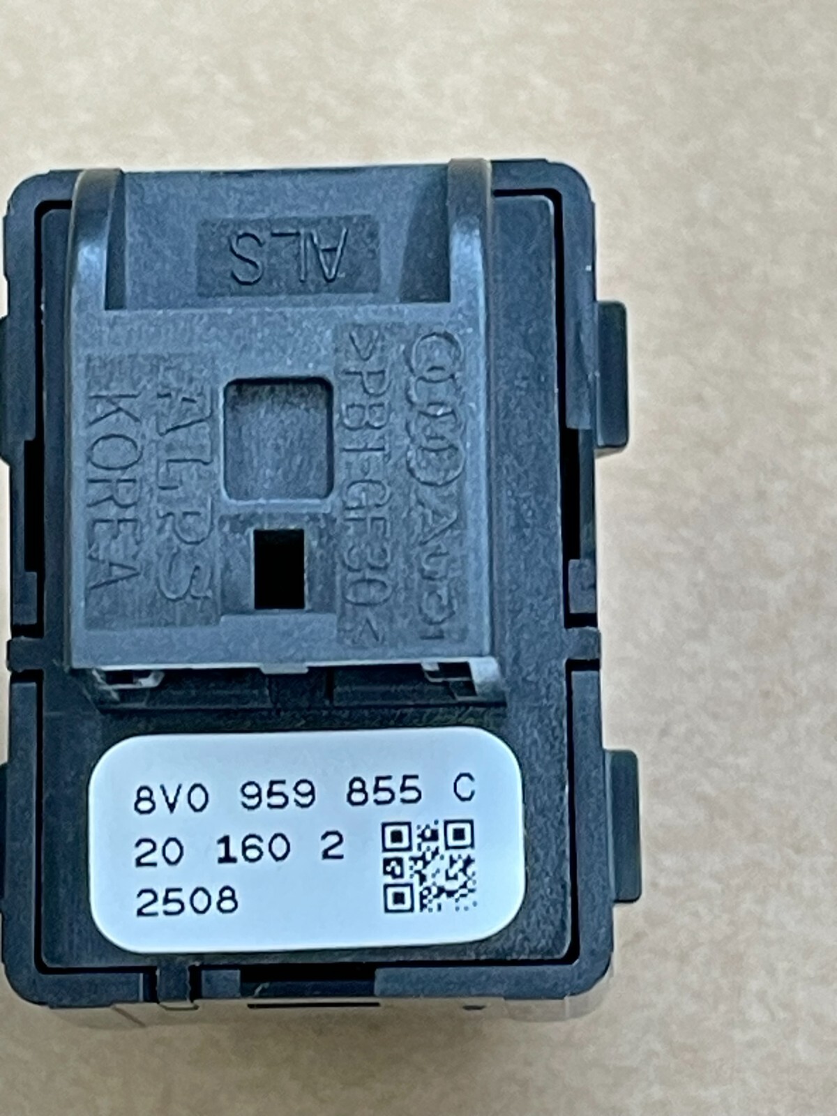 8V0959855C AUDI A3 Q2 RS3 SCHALTER FENSTERHEBER BEIFAHRERSEITE 8V0959855C OE NEU - Obrázek 4