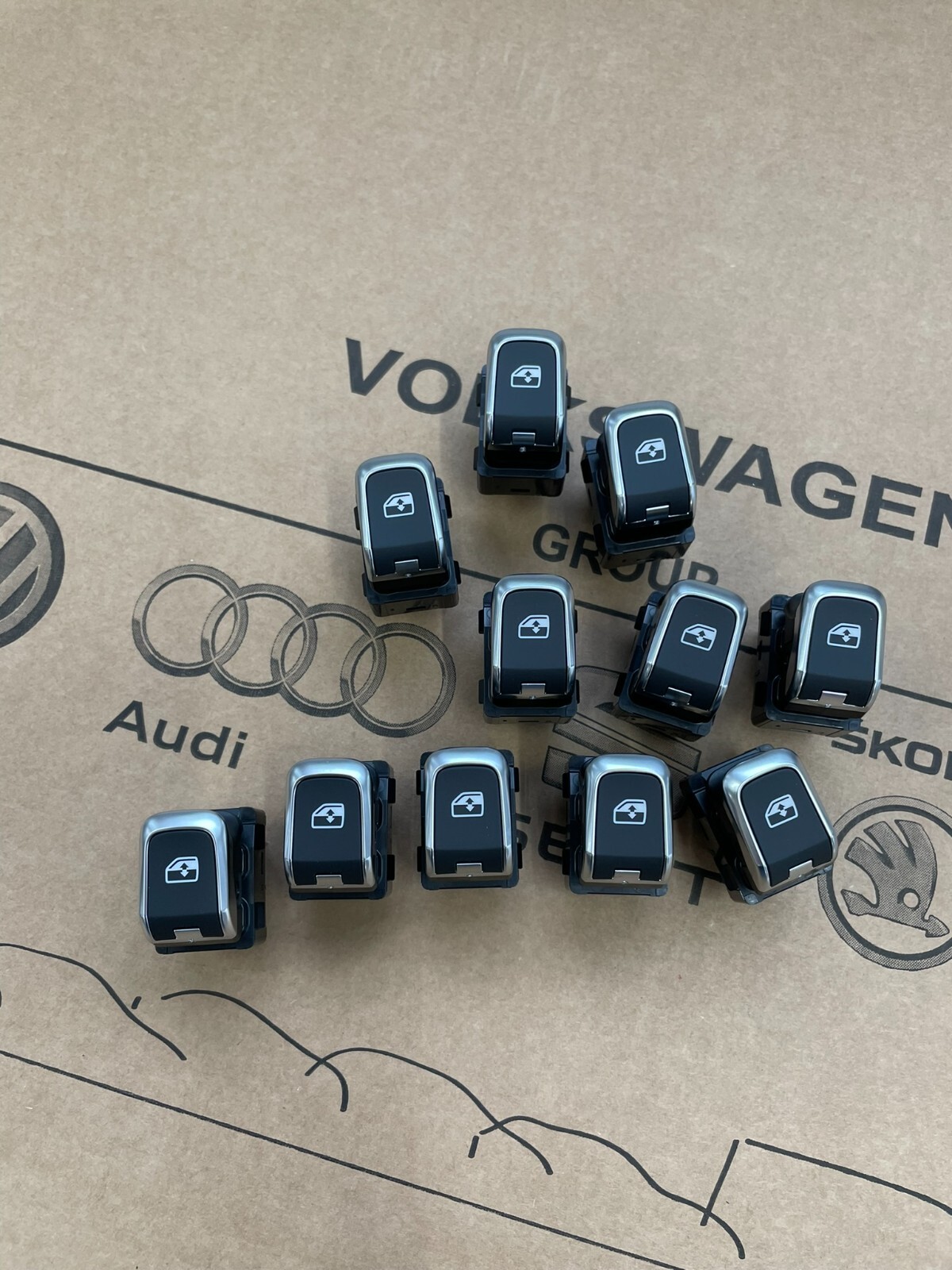 8V0959855C AUDI A3 Q2 RS3 SCHALTER FENSTERHEBER BEIFAHRERSEITE 8V0959855C OE NEU - Obrázek 8