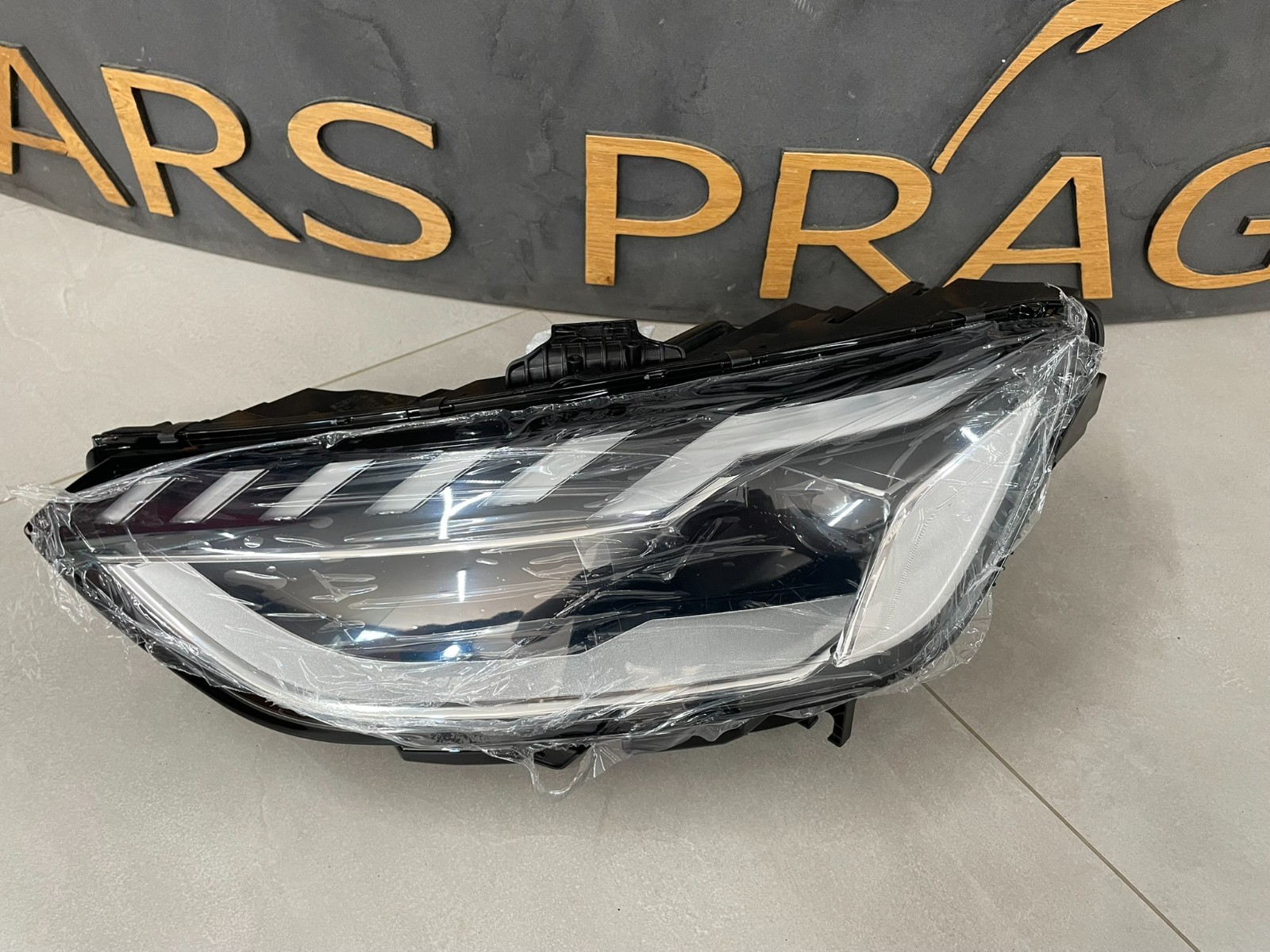 AUDI A4/S4/RS4 LED LINKS FRONTSCHEINWERFER 8W0941033D ORIG NEU