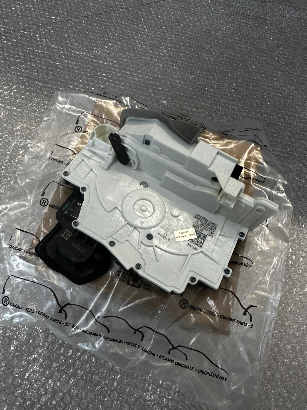 AUDI A6 A7 Q8 E-TRON TÜRSCHLOSS HINTEN LINKS 4K1837015H ORIG.NEU!! - Obrázek 13