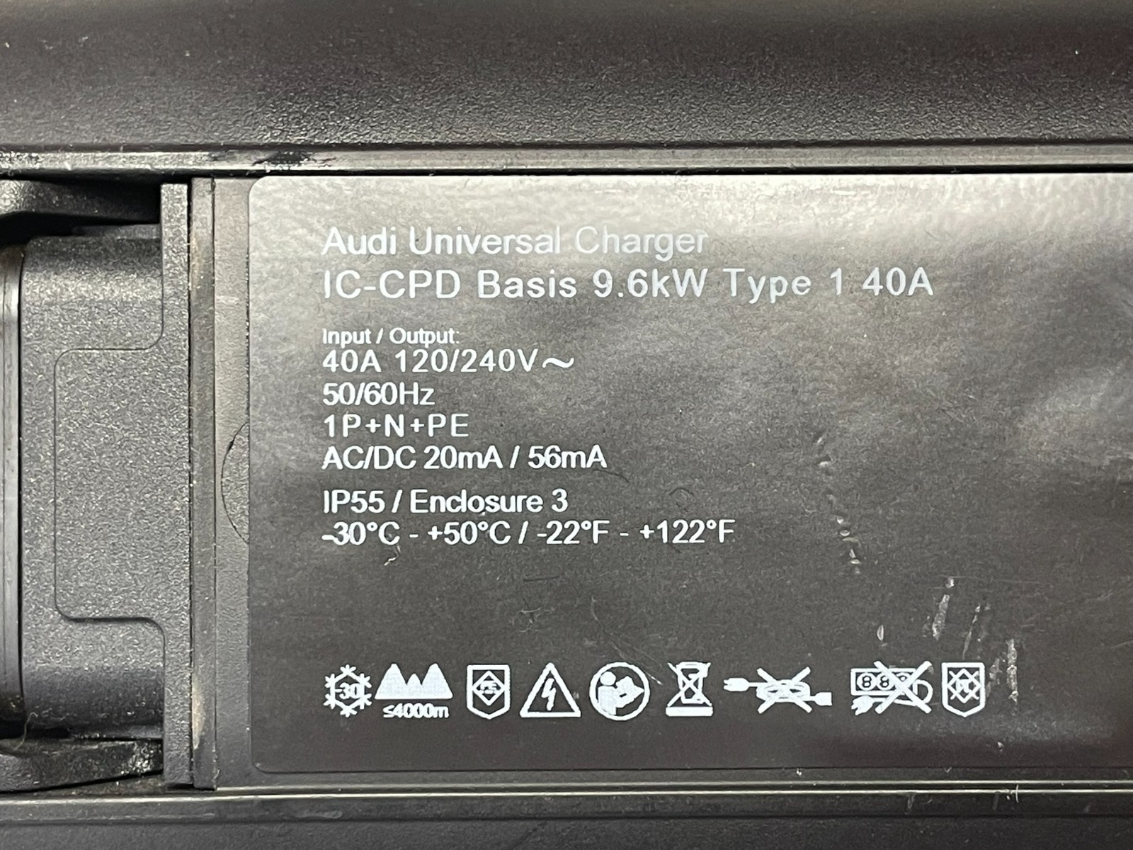 AUDI CHARGER MIT LADEKABEL FÜR AUDI ELEKTRO AUTOS 8V4971675BB 9.6 KW ORIG.AUDI ! - Obrázek 4