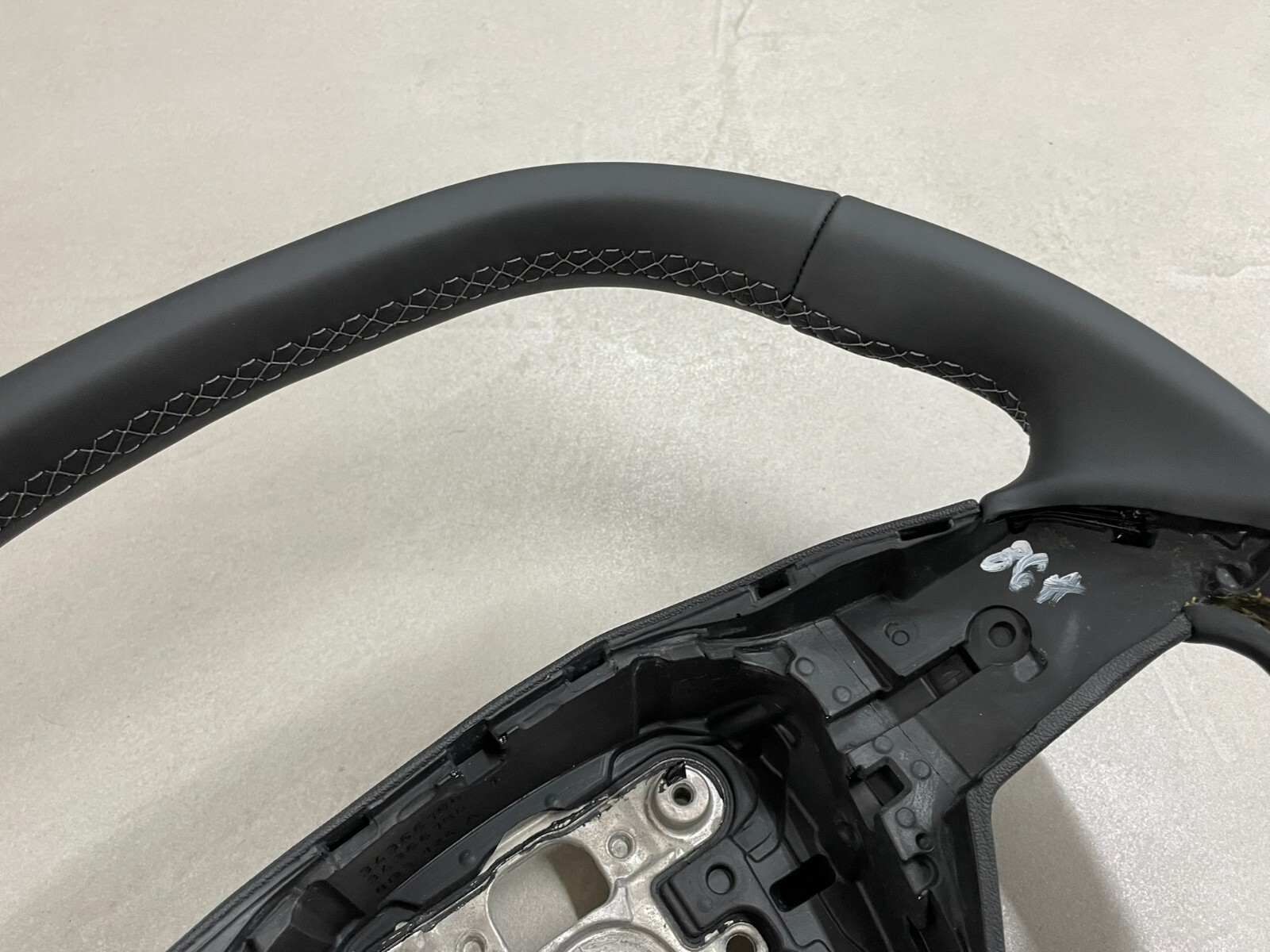 AUDI LENKRAD - LENKRADRAHMEN LEDER SCHWARZ ORIGINAL AUDI NEU TEIL - Obrázek 9