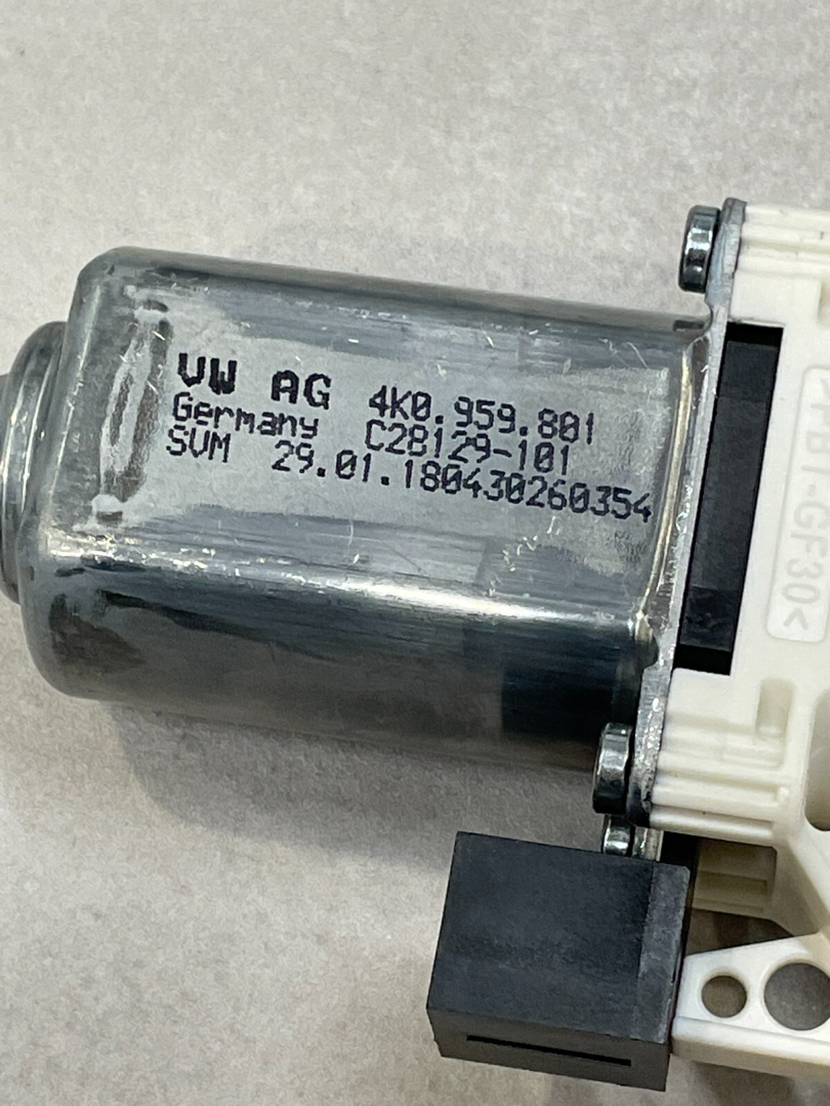 AUDI Q4E VW ID4 ID5 ID7 FENSTERHEBERMOTOR HINTEN RECHTS 4K0959881 Fast Neu Test - Obrázek 3