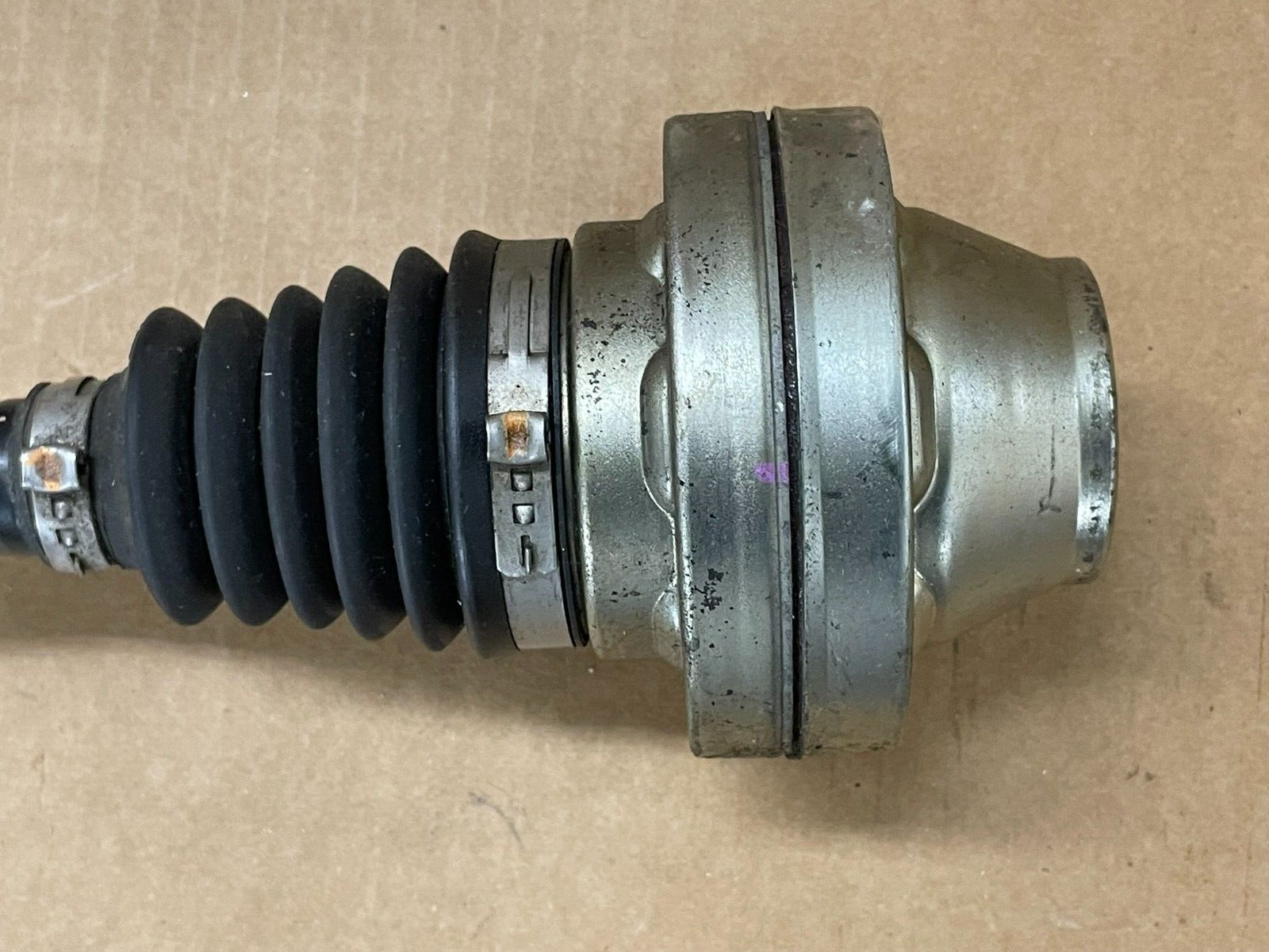 AUDI Q7 4L VW TOUAREG 7P GELENKWELLE 7P0407271C FAST NEU TEST WAGEN ORIG.VW TEIL - Obrázek 3