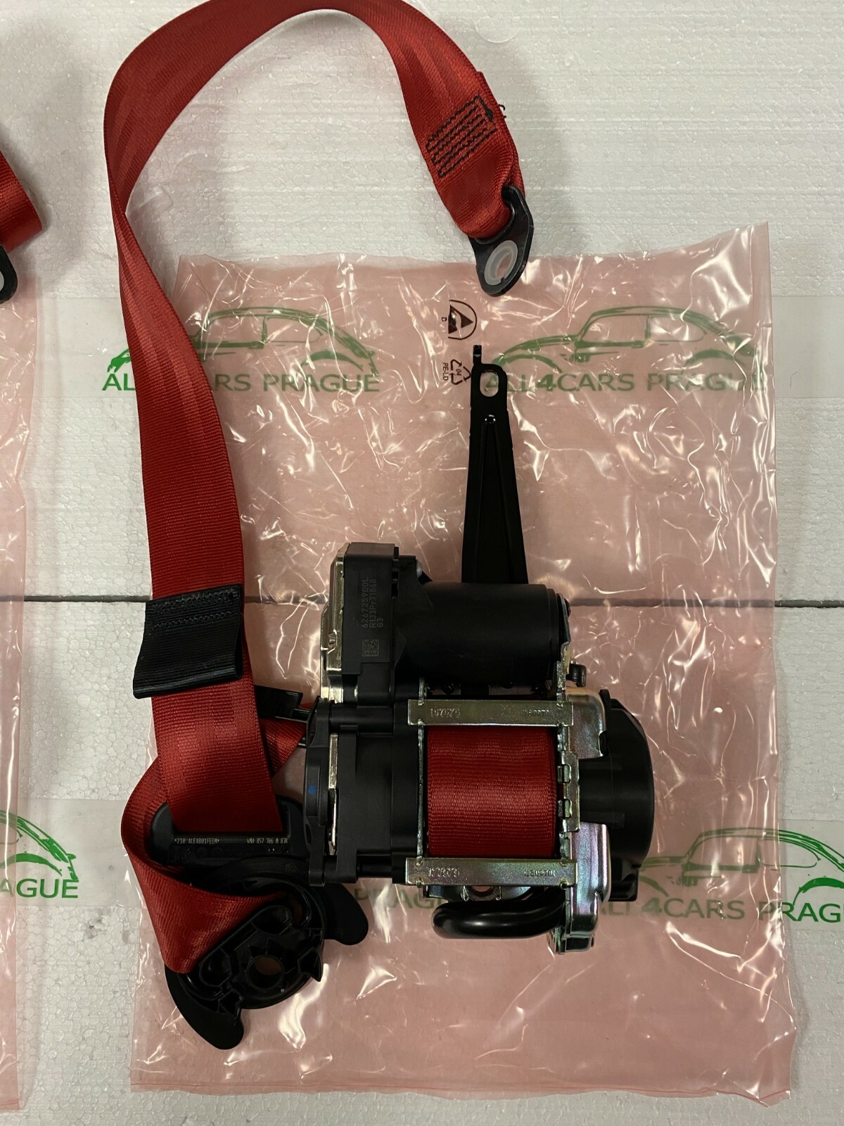 AUDI Q7 SQ7 SEAT BELT FRONT RED AUDI Q7 4M0857706M 4M0857705L SICHERHEITSGURTEN - Obrázek 3