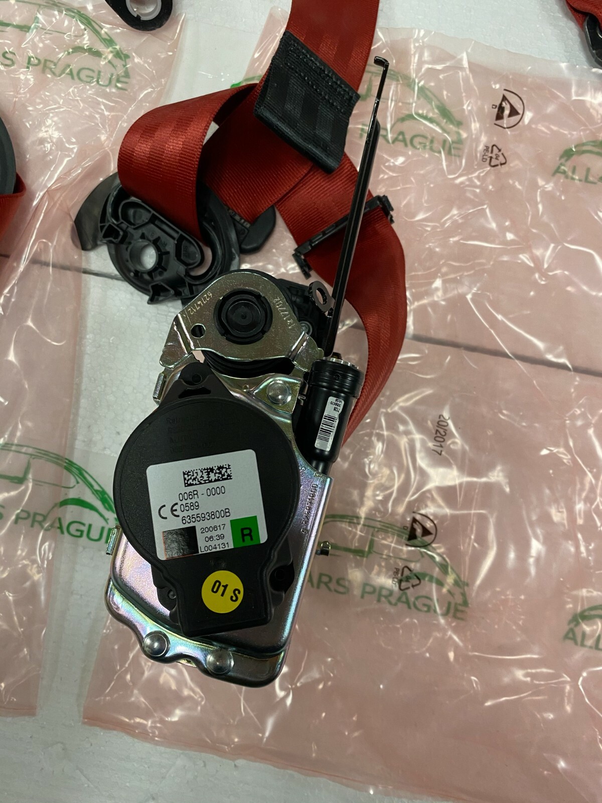 AUDI Q7 SQ7 SEAT BELT FRONT RED AUDI Q7 4M0857706M 4M0857705L SICHERHEITSGURTEN - Obrázek 8