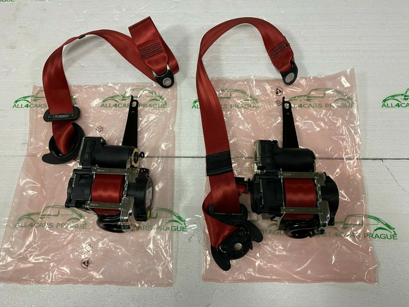 AUDI Q7 SQ7 SEAT BELT FRONT RED AUDI Q7 4M0857706M 4M0857705L SICHERHEITSGURTEN