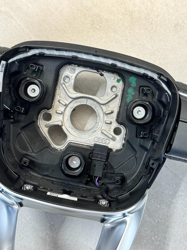 AUDI SQ7 SQ8 SPORT LENKRAD LEDER ABGEFLACHT MIT GROSSEN S SCHALTWIPPEN ORIG.NEU! - Obrázek 12