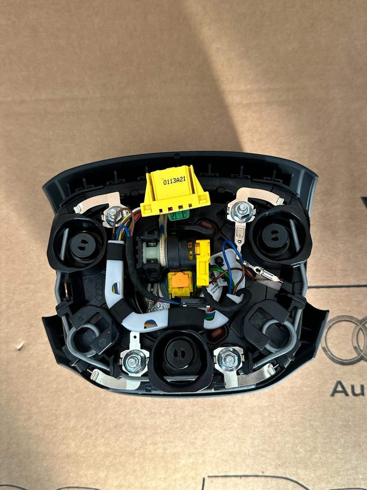 AUDI SQ8 SQ7 SPORT LENKRAD LEDER ABGEFLACHT MIT GROSSEN S SCHALTWIPPEN ORIG.NEU! - Obrázek 11