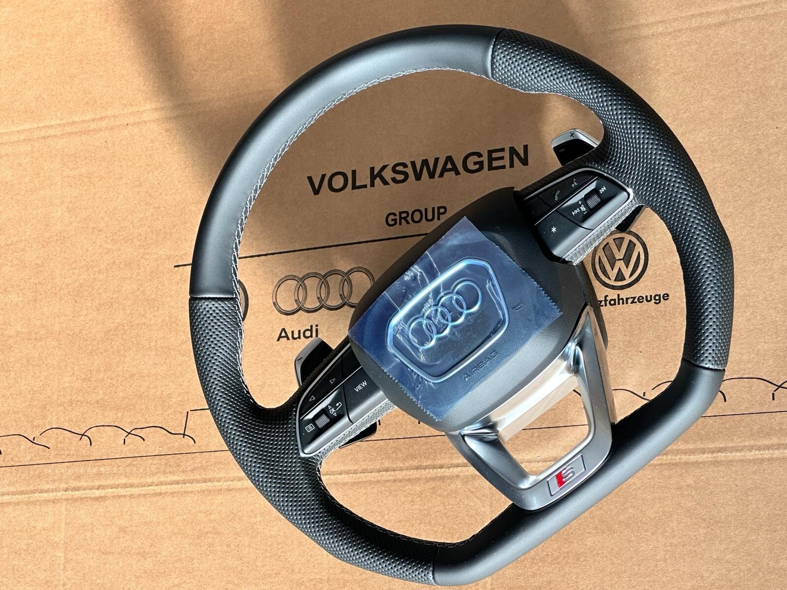 AUDI SQ8 SQ7 SPORT LENKRAD LEDER ABGEFLACHT MIT GROSSEN S SCHALTWIPPEN ORIG.NEU! - Obrázek 16