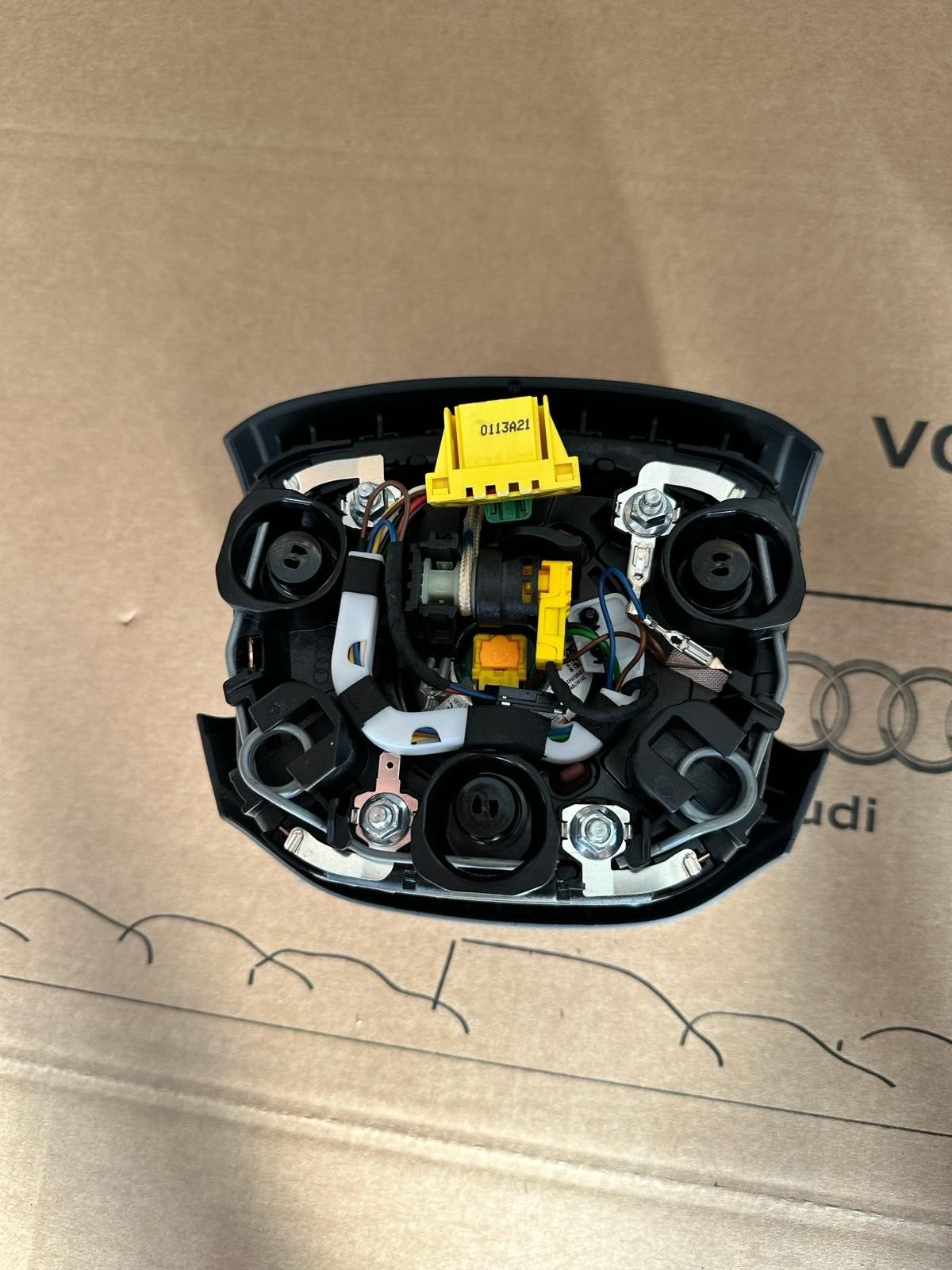 AUDI SQ8 SQ7 SPORT LENKRAD LEDER ABGEFLACHT MIT GROSSEN S SCHALTWIPPEN ORIG.NEU! - Obrázek 17