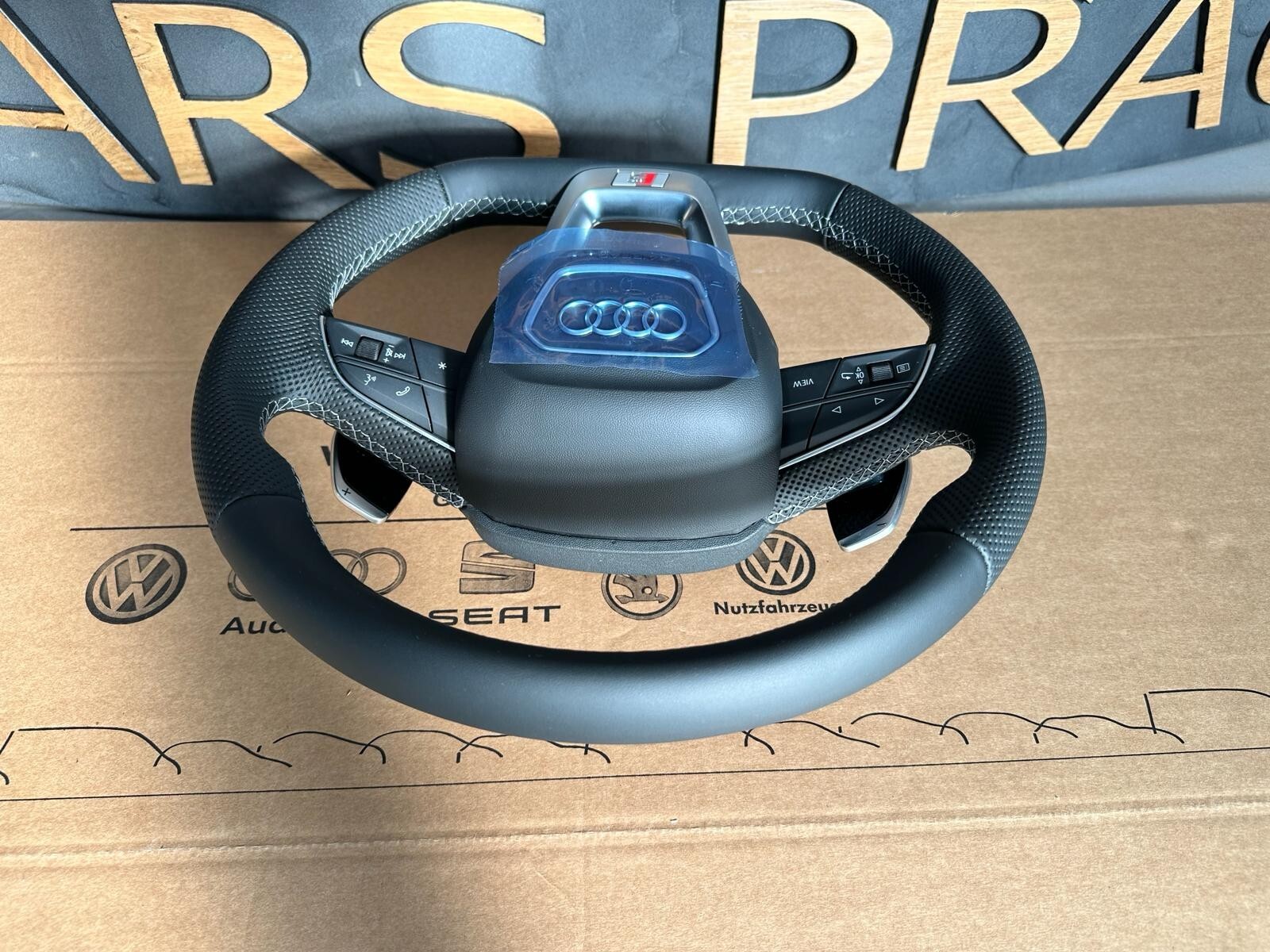 AUDI SQ8 SQ7 SPORT LENKRAD LEDER ABGEFLACHT MIT GROSSEN S SCHALTWIPPEN ORIG.NEU! - Obrázek 10