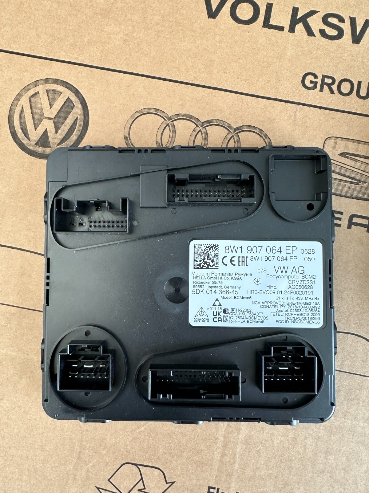 BCM AUDI A4 A5 Q7 Q8 E-TRON - BCM ZENTRAL STEUERGERÄT 8W1907064EP - 3 PCS IN BOX