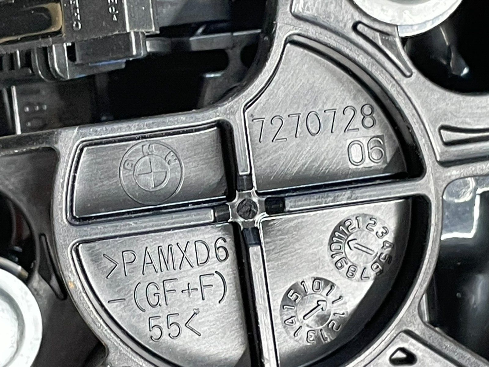 BMW 1 ER F20 HECKKLAPPE EMBLEMBETÄTIGUNG SCHLIESSSYSTEM 51247270728 DEM TEST CAR - Obrázek 16