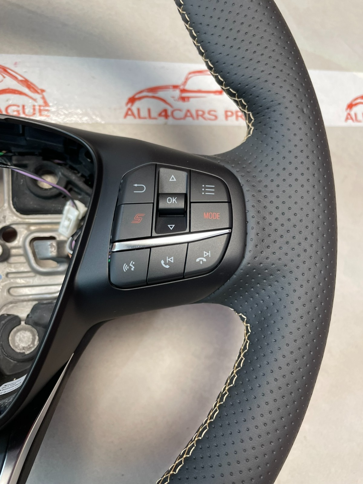 FORD FOCUS ST-LINE SPORTLENKRAD ABGEFLACHT 21816000129 - KX7J3600MC31FQ NEW OE! - Obrázek 4