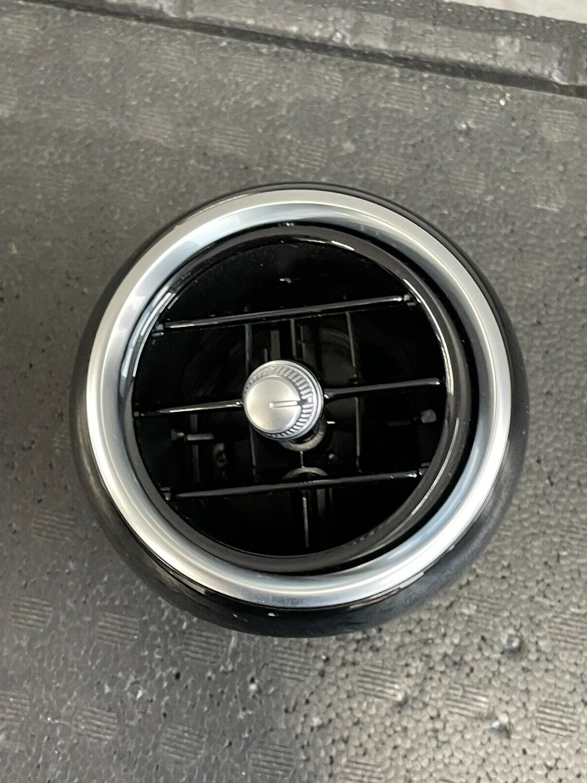 MERCEDES-BENZ C A205 GLC X253 RIGHT DASHBOARD AIR INTAKE GRILLE A2058301054 TEST - Obrázek 9