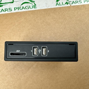MERCEDES-BENZ USB-ANSCHLÜSSE STECKDOSEN USB SD KARTENLESER A2058200226  ORIG NEW
