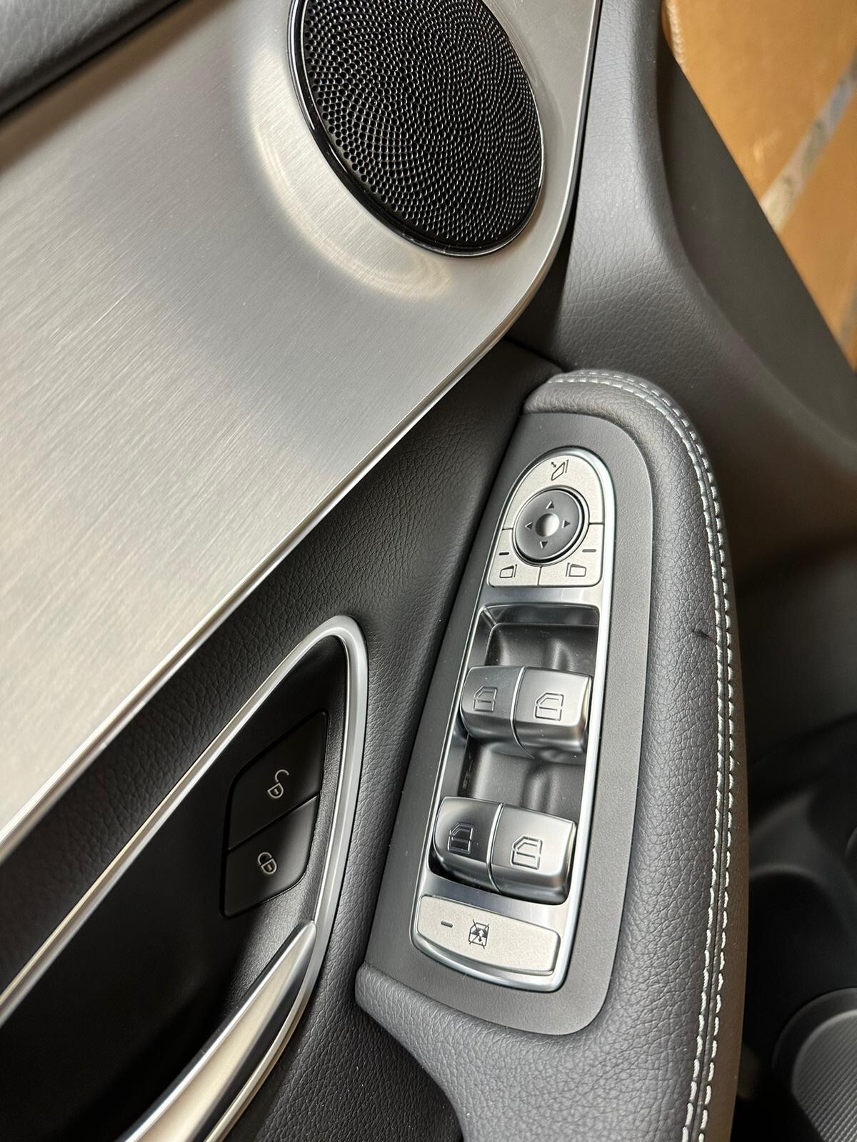 MERCEDES GLC X253 TÜRVERKLEIDUNG VORNE LINKS SCHWARZ A2057200595 - Obrázek 7